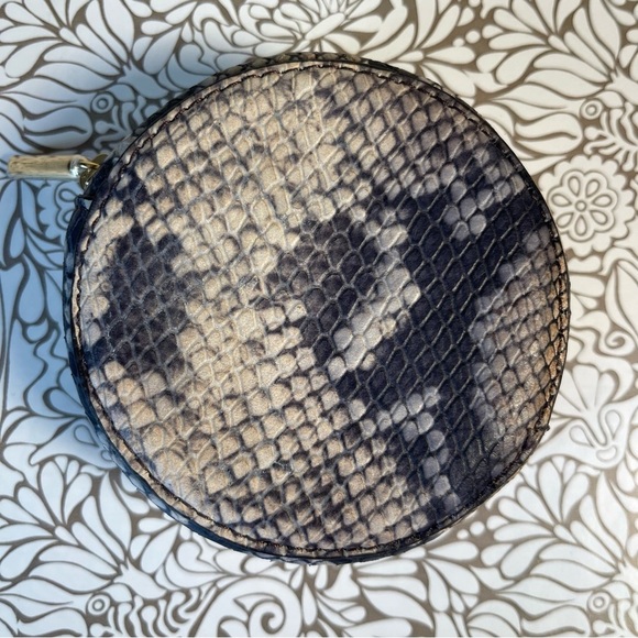 Cuyana small snake embossed leather zip around rounded Coin Pouch - Picture 3 of 9